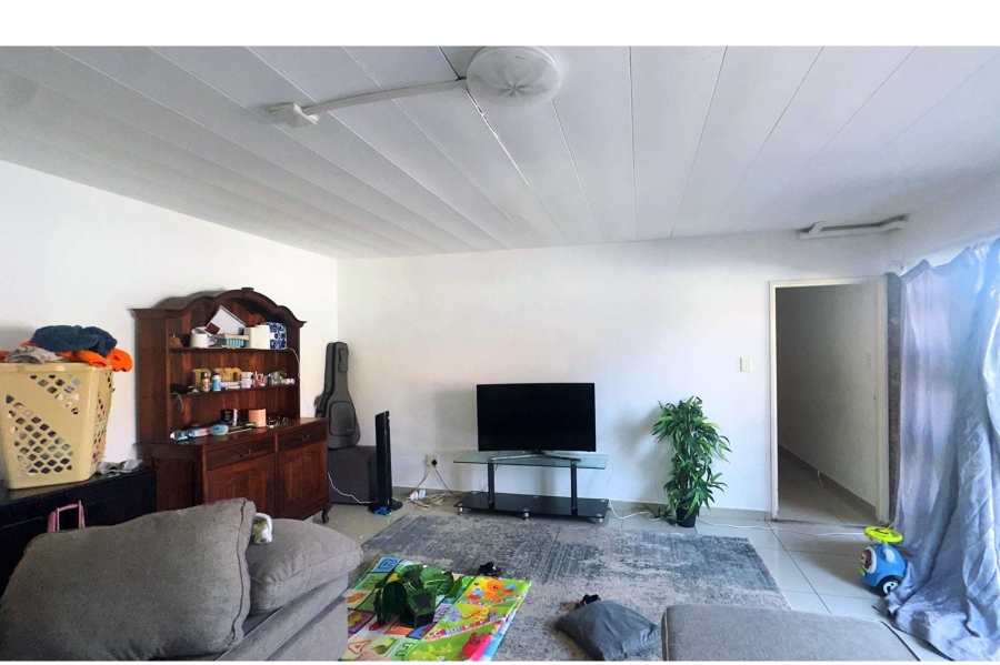 To Let 1 Bedroom Property for Rent in Cyrildene Gauteng