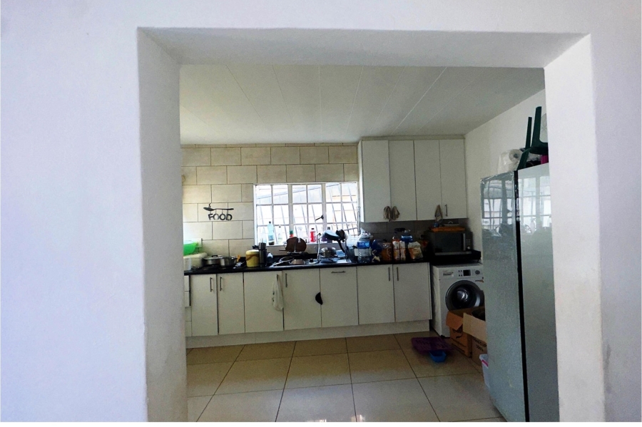 To Let 1 Bedroom Property for Rent in Cyrildene Gauteng