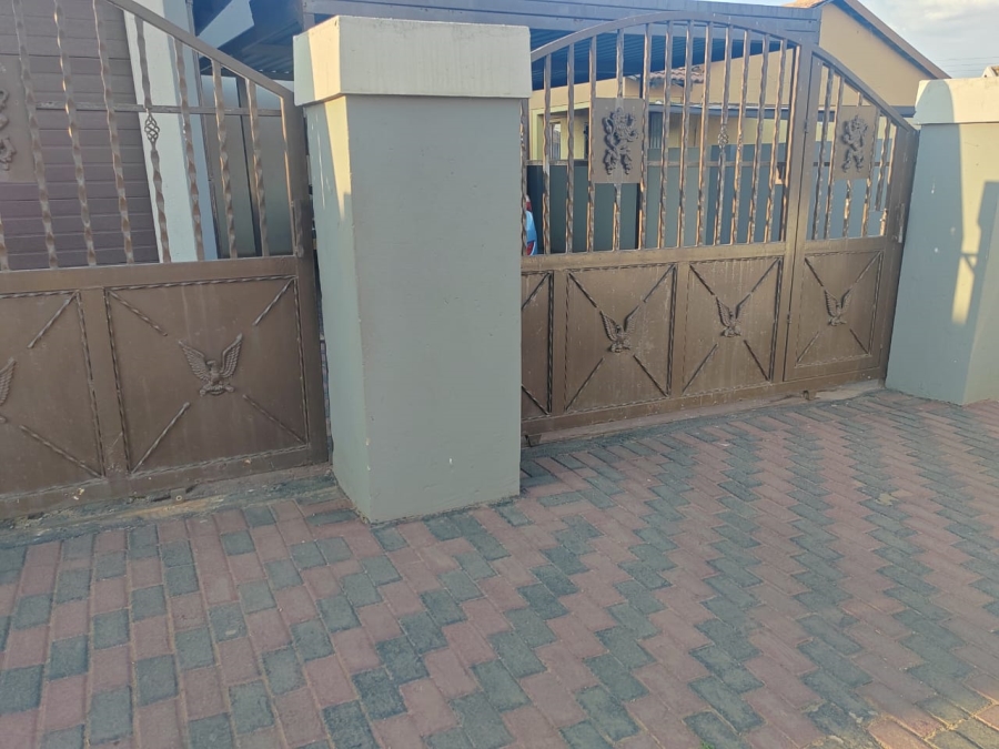 3 Bedroom Property for Sale in Leachville Gauteng