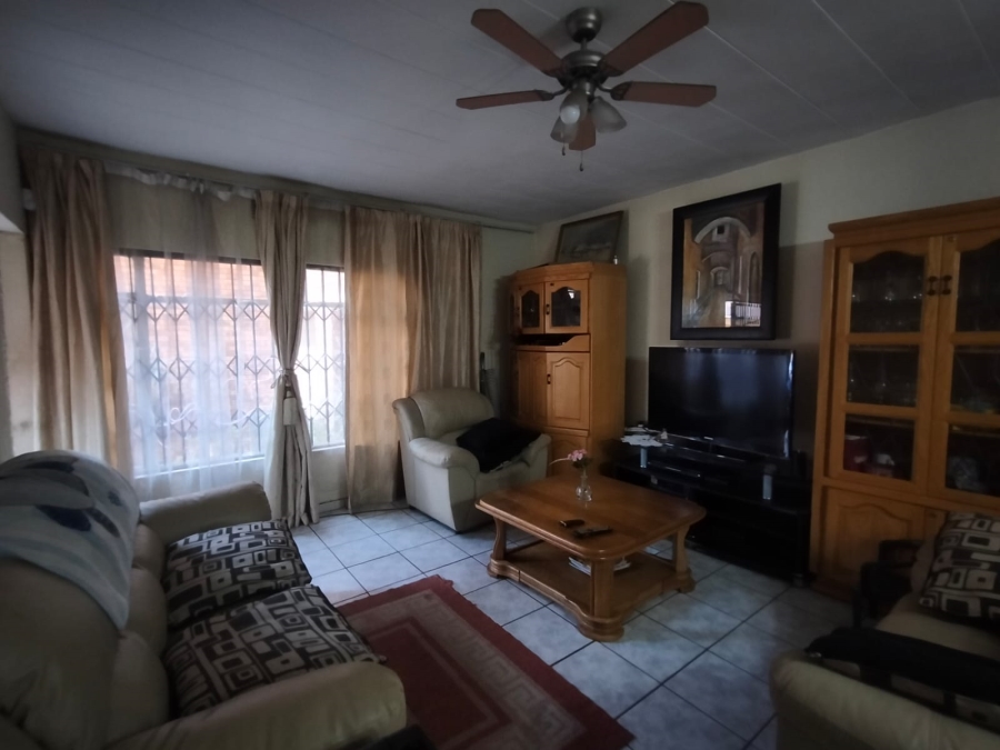 2 Bedroom Property for Sale in Vanderbijlpark CW 3 Gauteng