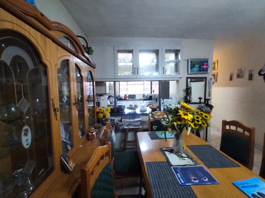 2 Bedroom Property for Sale in Vanderbijlpark CW 3 Gauteng