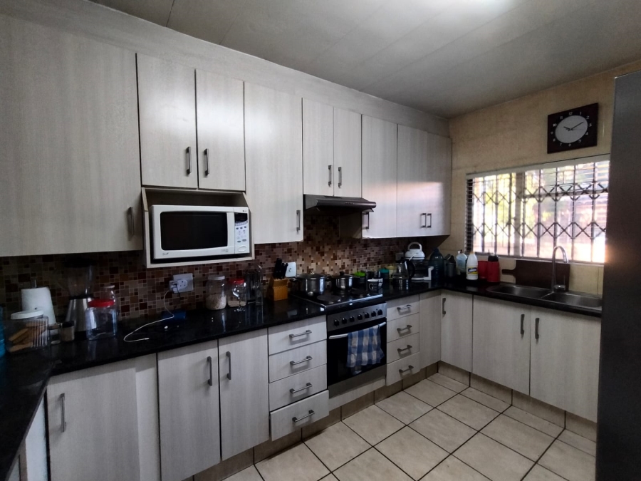 2 Bedroom Property for Sale in Vanderbijlpark CW 3 Gauteng