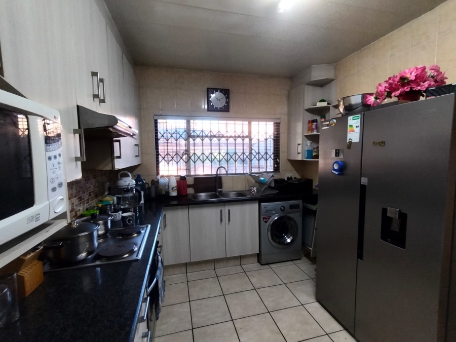 2 Bedroom Property for Sale in Vanderbijlpark CW 3 Gauteng