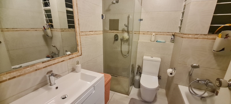 To Let 4 Bedroom Property for Rent in St Andrews Gauteng
