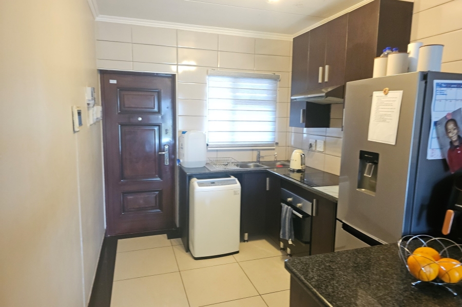 2 Bedroom Property for Sale in Noordwyk Gauteng