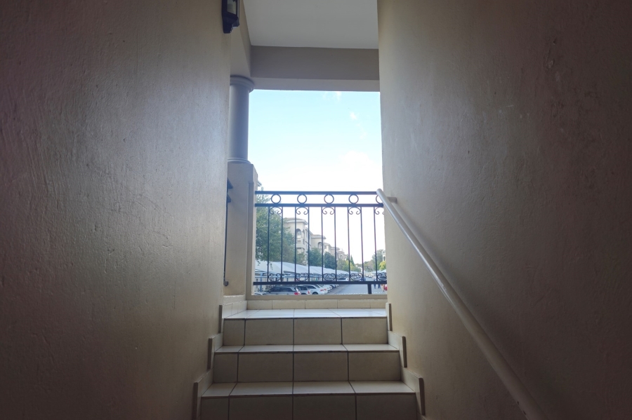 2 Bedroom Property for Sale in Noordwyk Gauteng