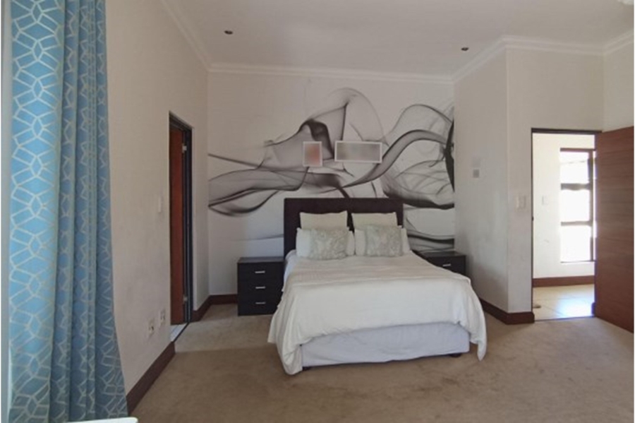 5 Bedroom Property for Sale in Mooikloof Gauteng