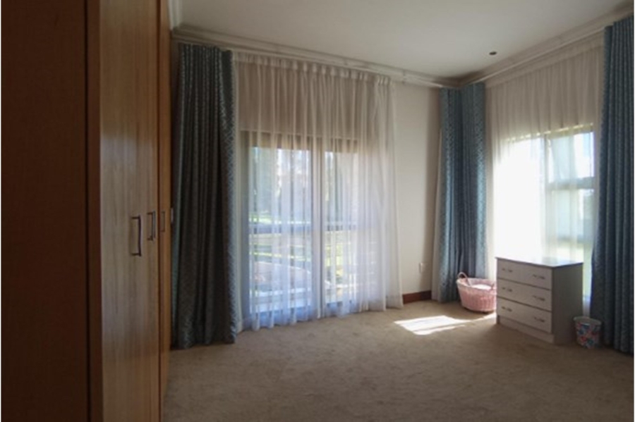 5 Bedroom Property for Sale in Mooikloof Gauteng