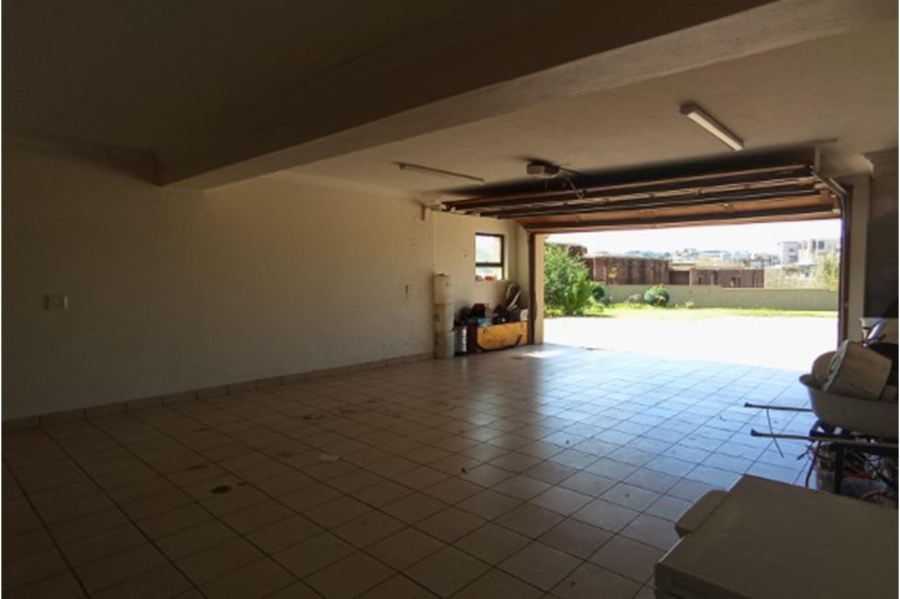5 Bedroom Property for Sale in Mooikloof Gauteng