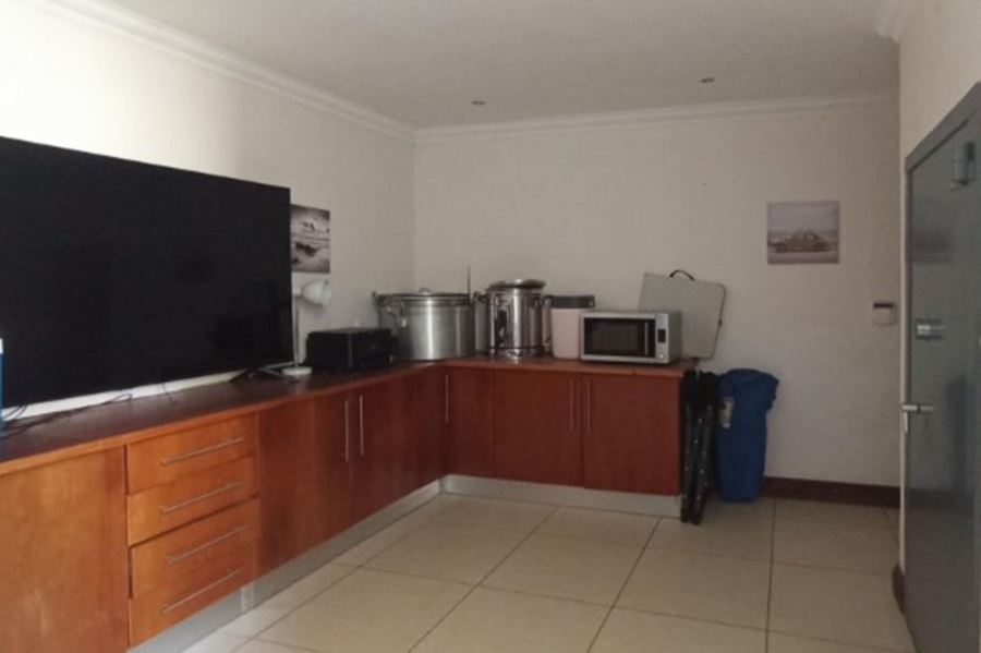 5 Bedroom Property for Sale in Mooikloof Gauteng