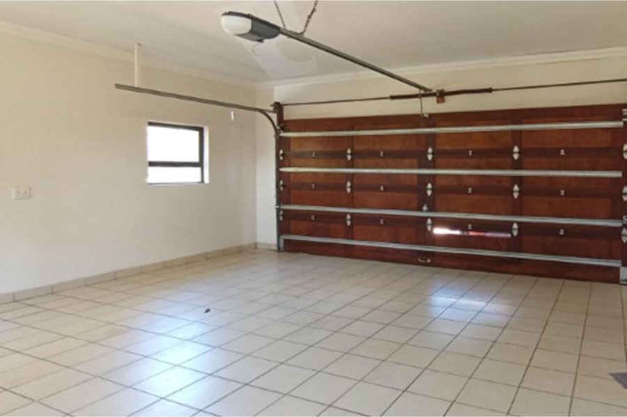 5 Bedroom Property for Sale in Mooikloof Gauteng