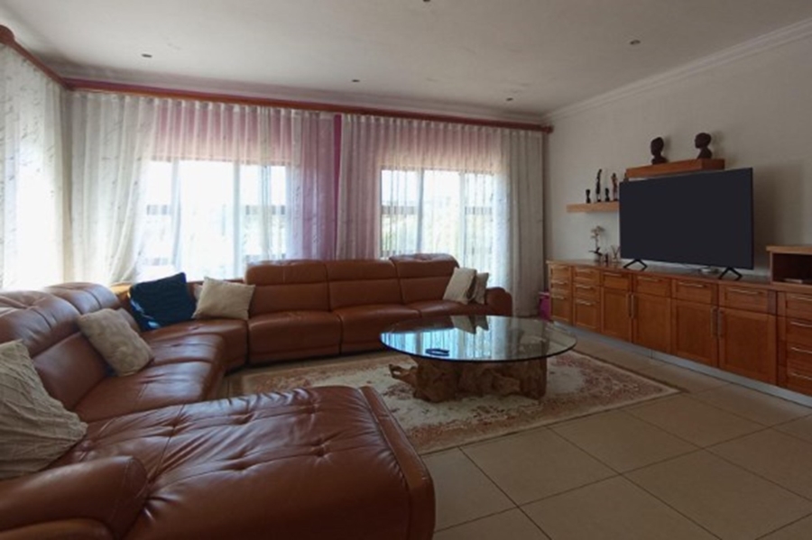 5 Bedroom Property for Sale in Mooikloof Gauteng