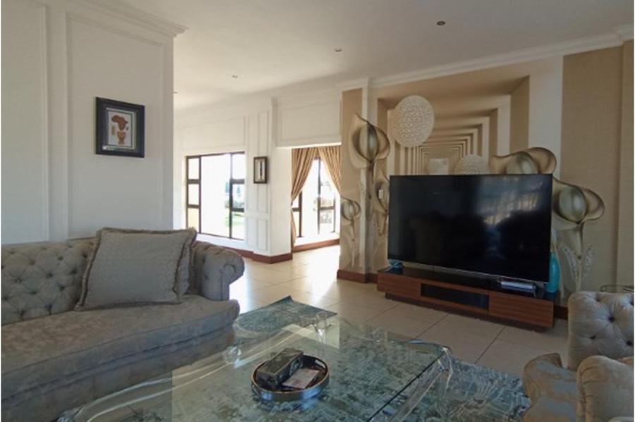 5 Bedroom Property for Sale in Mooikloof Gauteng