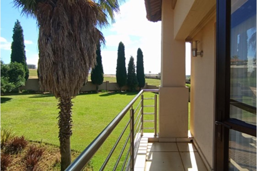 5 Bedroom Property for Sale in Mooikloof Gauteng