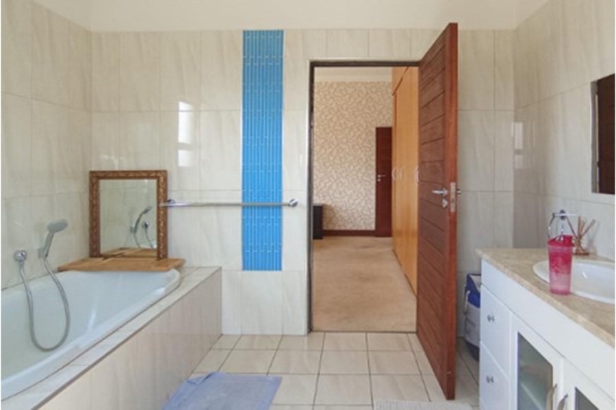 5 Bedroom Property for Sale in Mooikloof Gauteng