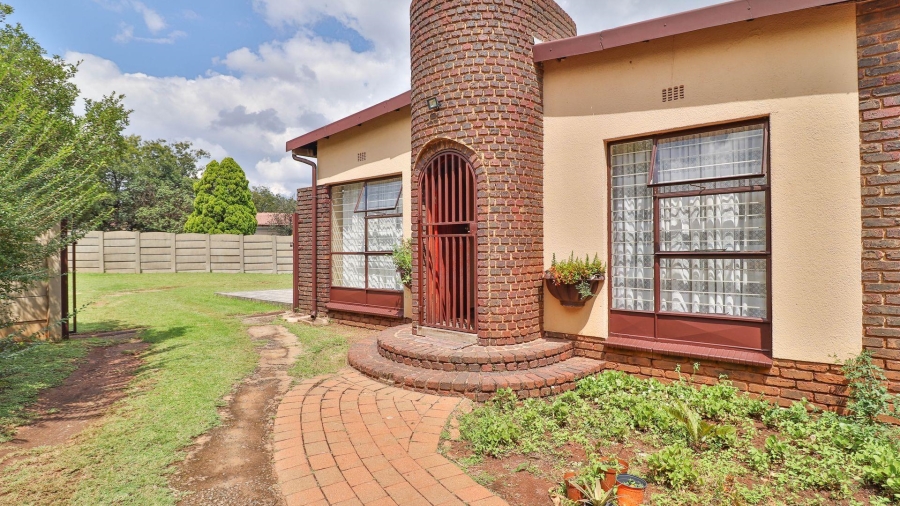 3 Bedroom Property for Sale in Dersley Gauteng