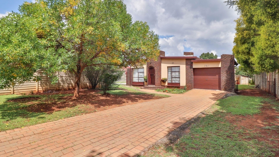 3 Bedroom Property for Sale in Dersley Gauteng