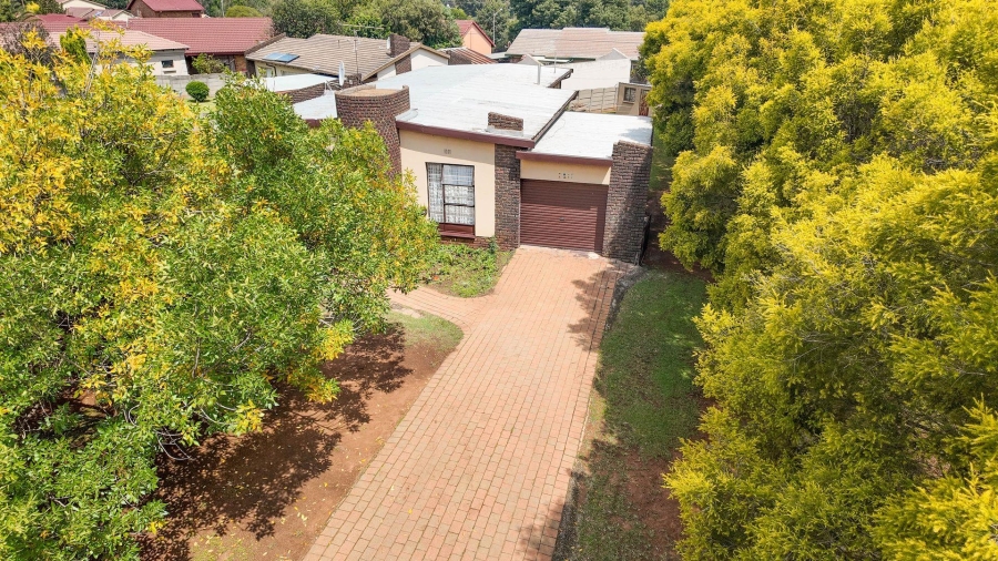 3 Bedroom Property for Sale in Dersley Gauteng