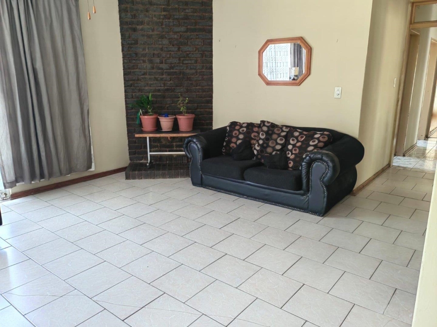 3 Bedroom Property for Sale in Dersley Gauteng