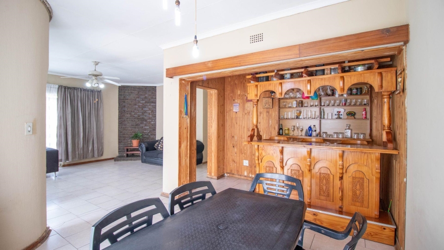 3 Bedroom Property for Sale in Dersley Gauteng