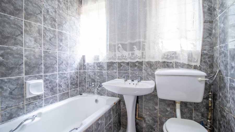 3 Bedroom Property for Sale in Dersley Gauteng