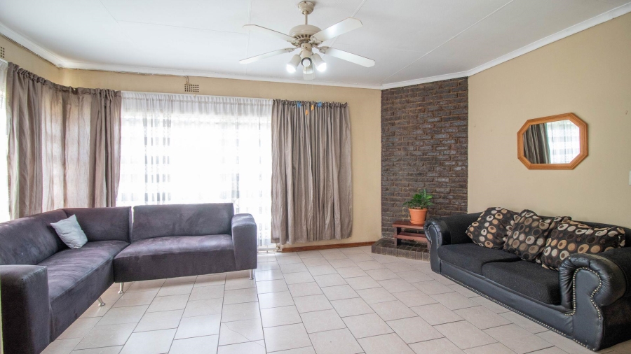 3 Bedroom Property for Sale in Dersley Gauteng
