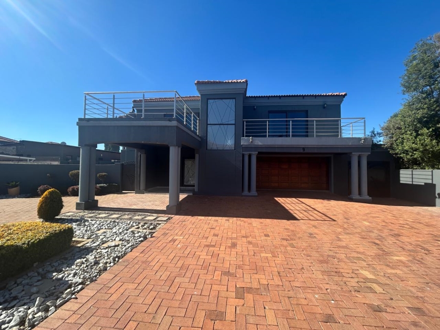 5 Bedroom Property for Sale in Sonneveld Gauteng