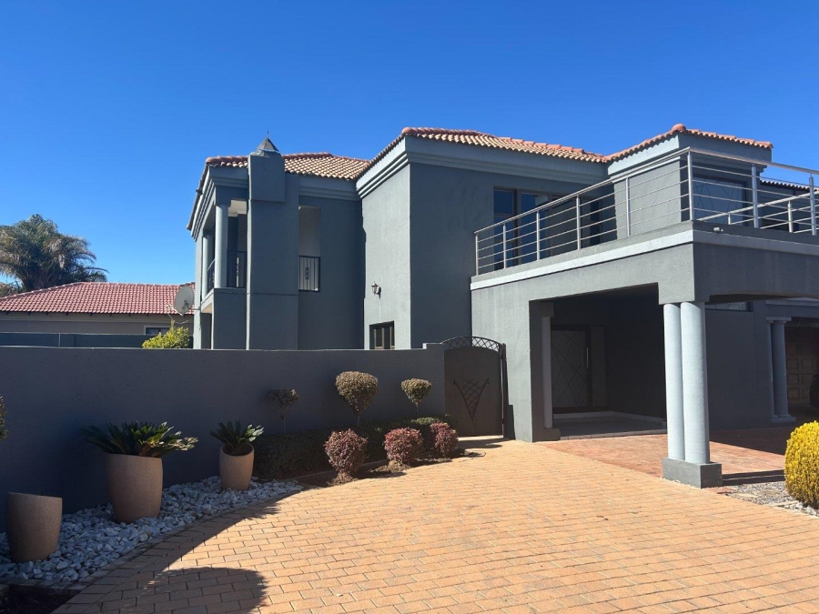 5 Bedroom Property for Sale in Sonneveld Gauteng