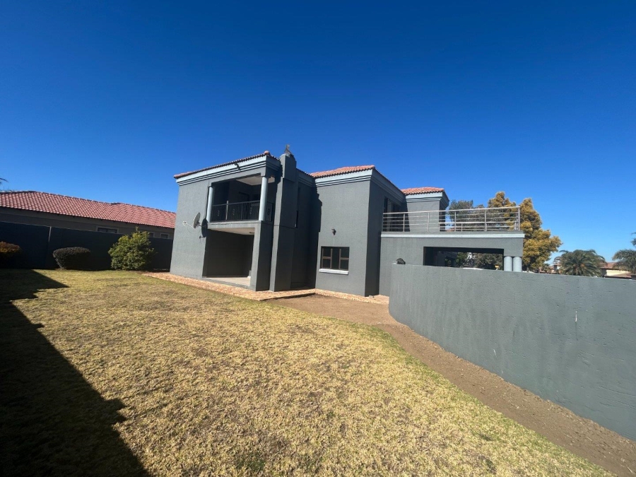 5 Bedroom Property for Sale in Sonneveld Gauteng