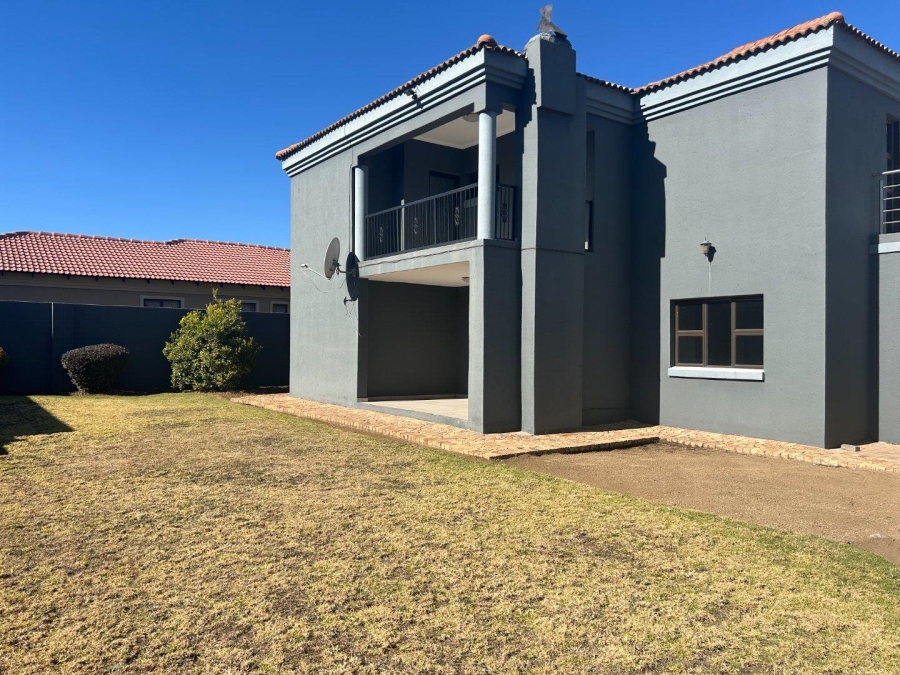 5 Bedroom Property for Sale in Sonneveld Gauteng
