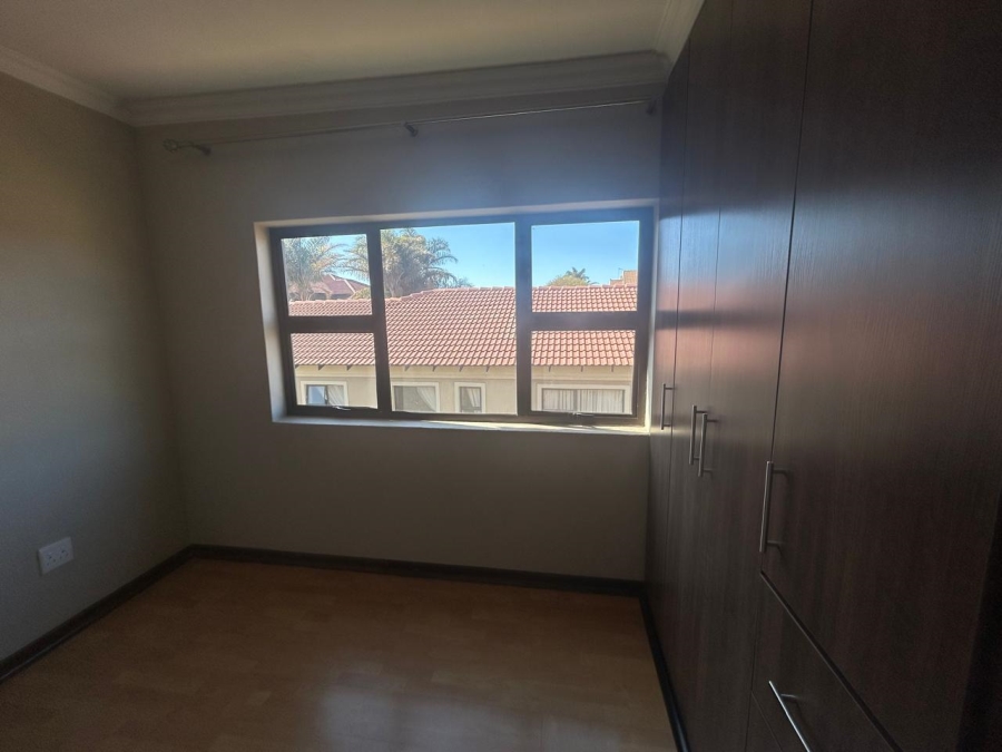 5 Bedroom Property for Sale in Sonneveld Gauteng