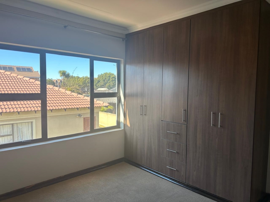 5 Bedroom Property for Sale in Sonneveld Gauteng