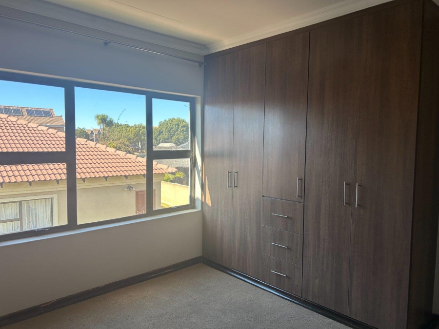 5 Bedroom Property for Sale in Sonneveld Gauteng
