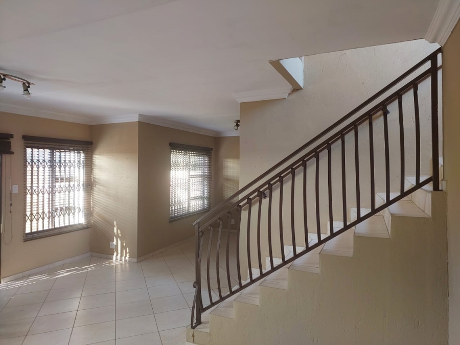 3 Bedroom Property for Sale in Sonneveld Gauteng