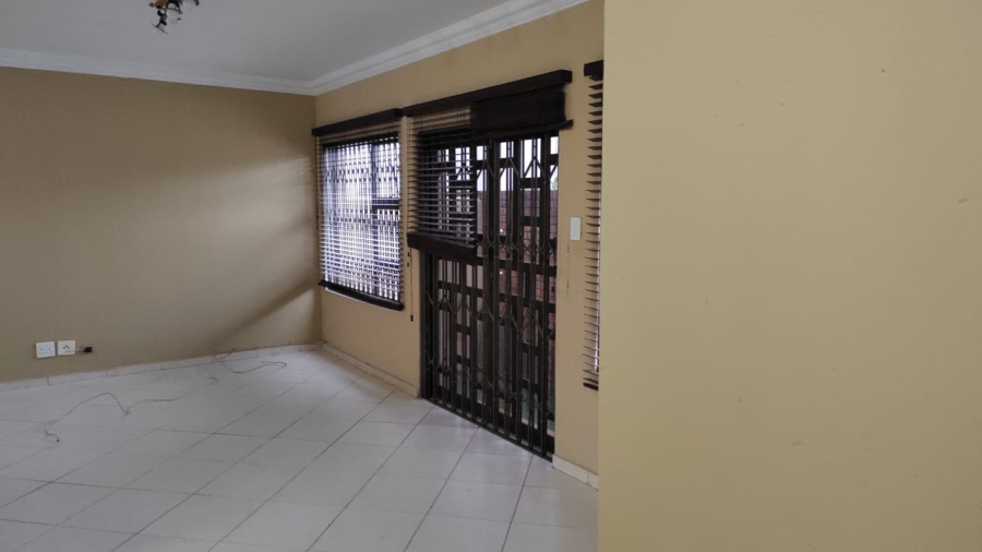 3 Bedroom Property for Sale in Sonneveld Gauteng