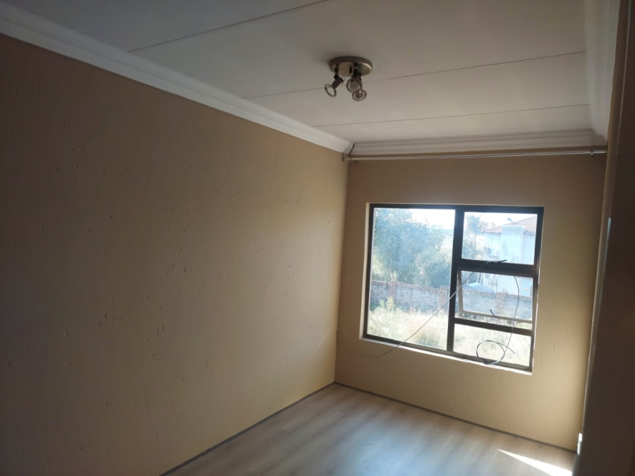 3 Bedroom Property for Sale in Sonneveld Gauteng