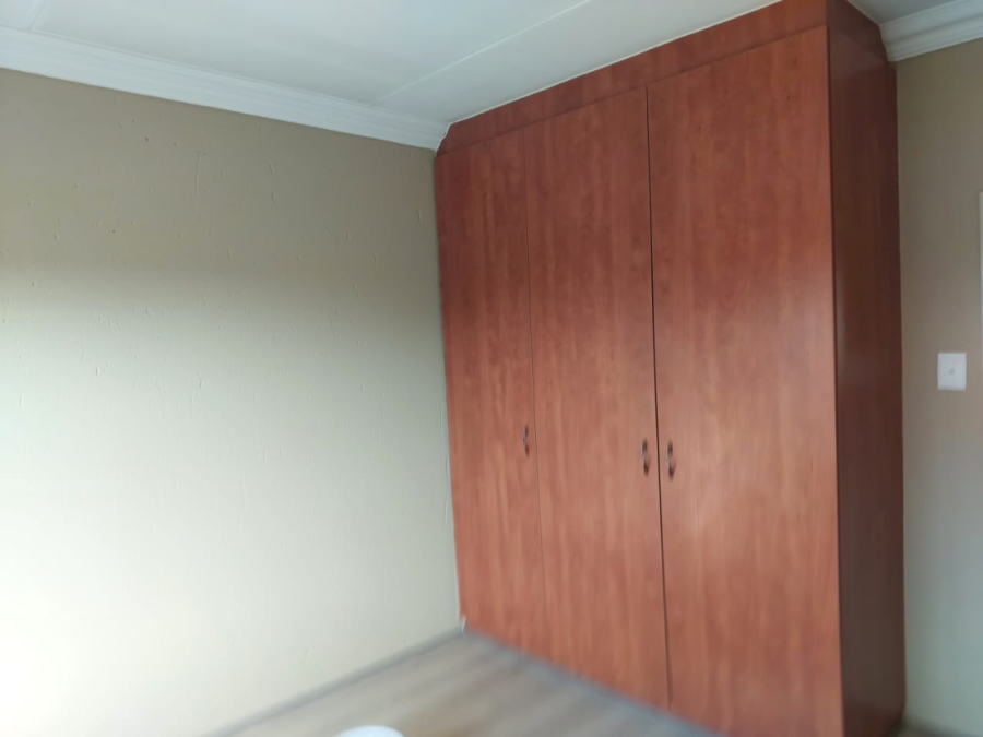 3 Bedroom Property for Sale in Sonneveld Gauteng