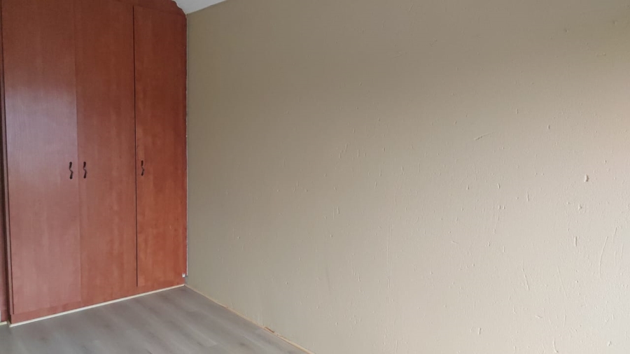 3 Bedroom Property for Sale in Sonneveld Gauteng