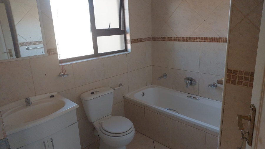 3 Bedroom Property for Sale in Sonneveld Gauteng