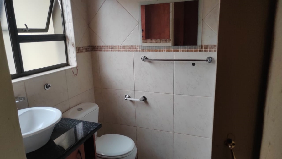3 Bedroom Property for Sale in Sonneveld Gauteng