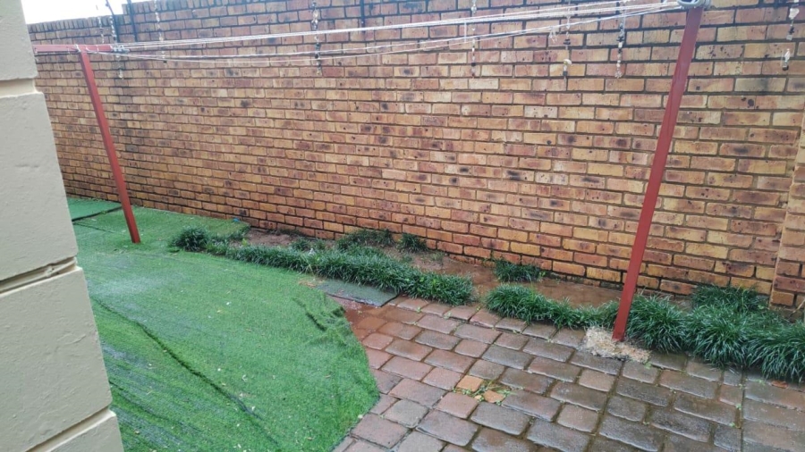 3 Bedroom Property for Sale in Sonneveld Gauteng