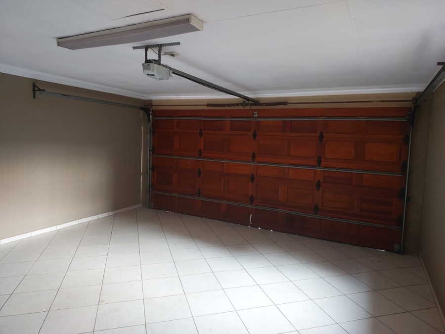 3 Bedroom Property for Sale in Sonneveld Gauteng