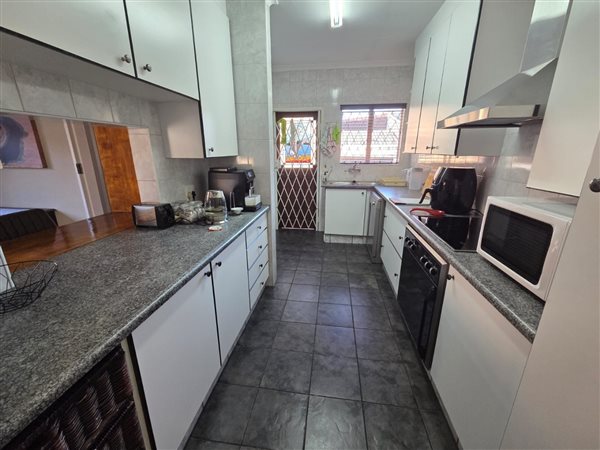 3 Bedroom Property for Sale in Brackenhurst Gauteng