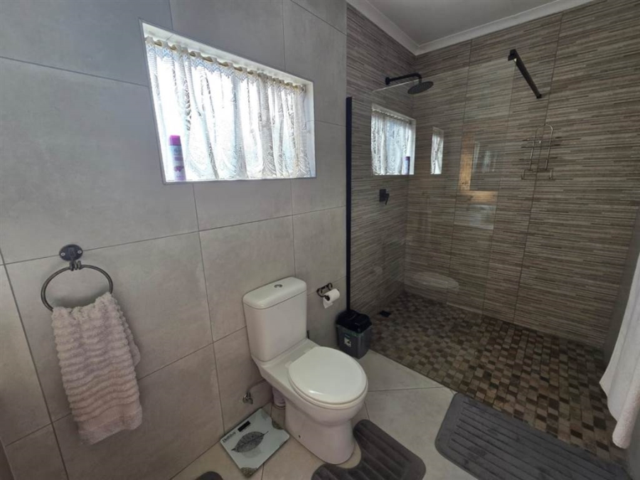3 Bedroom Property for Sale in Brackenhurst Gauteng