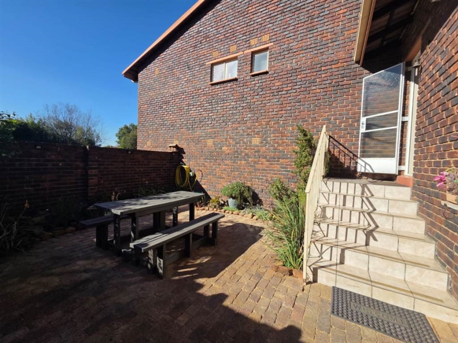 3 Bedroom Property for Sale in Brackenhurst Gauteng