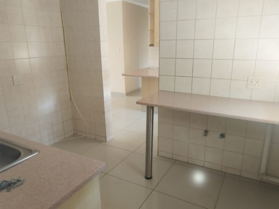 To Let 2 Bedroom Property for Rent in Thatchfield Cresent Gauteng