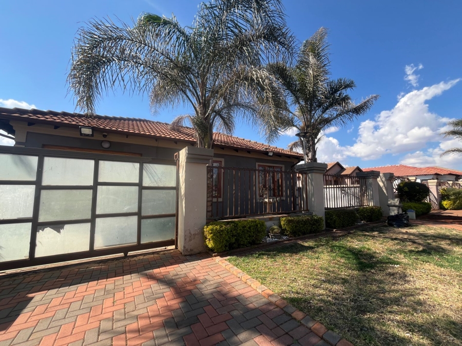 2 Bedroom Property for Sale in Dawn Park Gauteng