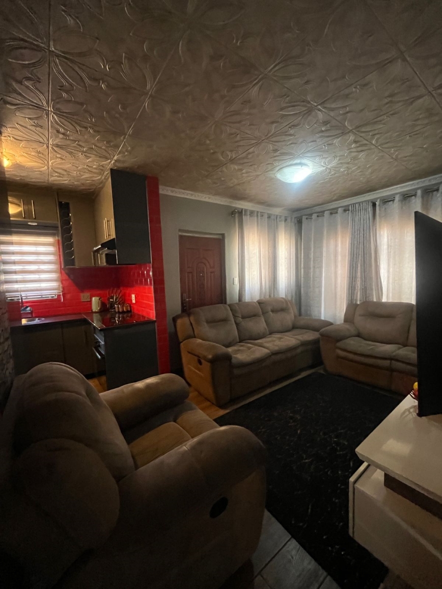 2 Bedroom Property for Sale in Dawn Park Gauteng