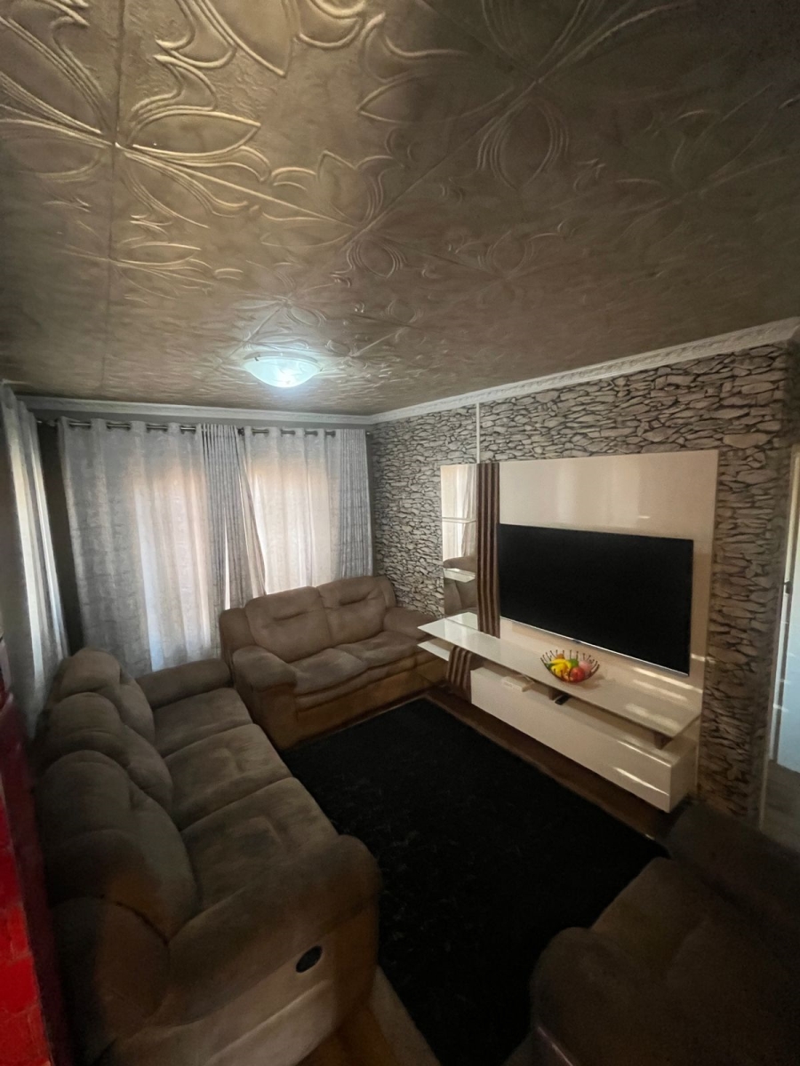 2 Bedroom Property for Sale in Dawn Park Gauteng
