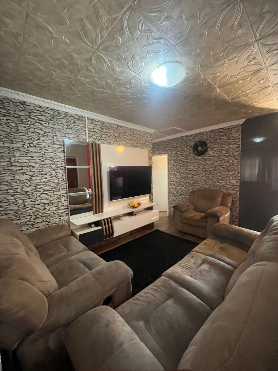 2 Bedroom Property for Sale in Dawn Park Gauteng